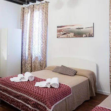 Penzion Backpackers House Benátky