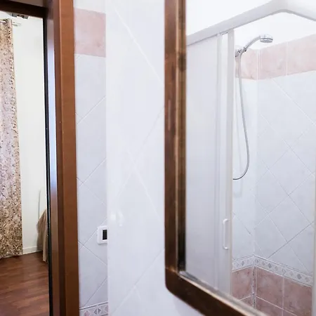 Backpackers House Affittacamere 2*