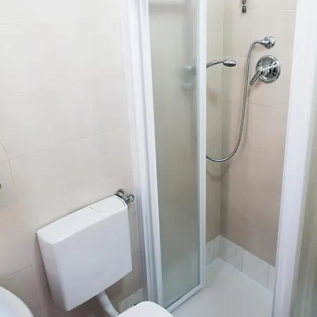 Backpackers House Benátky