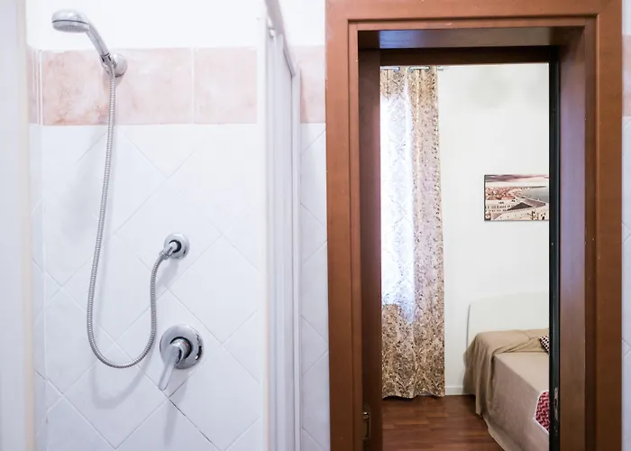 Backpackers House Affittacamere 2*