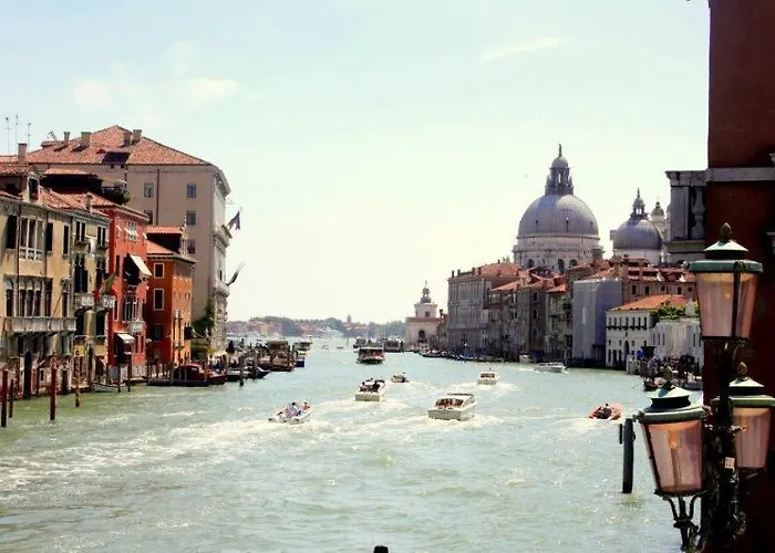 招待所 Backpackers House 2*