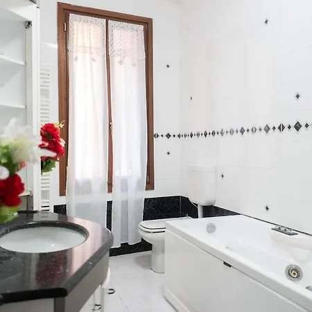 Backpackers House Гостевой дом 2*