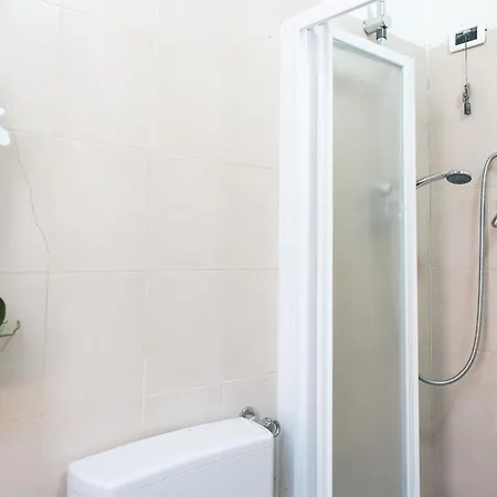 Backpackers House Гостевой дом 2*
