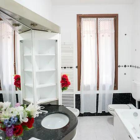 Backpackers House بيت ضيافة البندقية