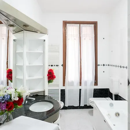 Backpackers House Гостевой дом 2*
