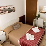 Backpackers House Affittacamere 2*
