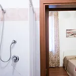 Backpackers House Affittacamere 2*