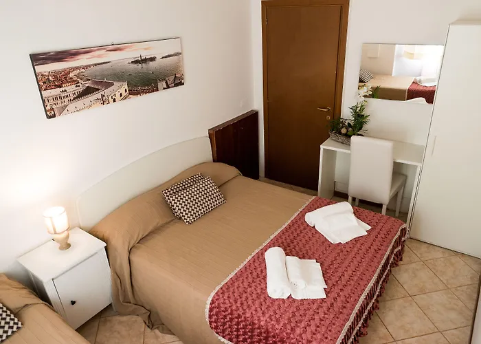 Backpackers House ゲストハウス 2*
